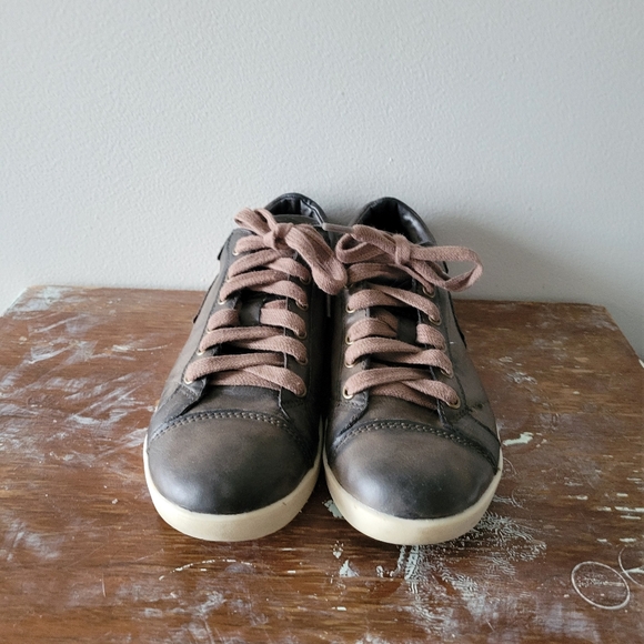 KangaROOS brown leather sneakers with brass colour studs - Picture 8 of 9